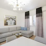 Miku Apartment-Amazing 1Bd At Wilson Square